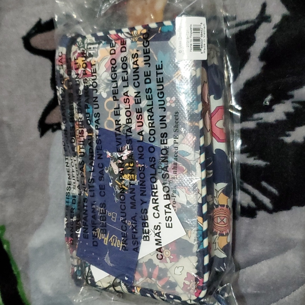 Vera Bradley Harry Potter all in one crossbody in Home to Hogwarts